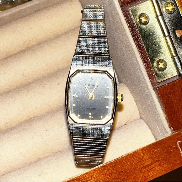 ⭐️Vintage Gruen Slim Silver & Gold Thin Stainless Steel Watch - Picture 5 of 15